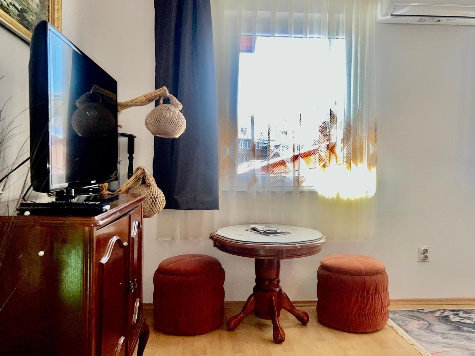 Hani Studio Apartment Sarajevo Bagian luar foto