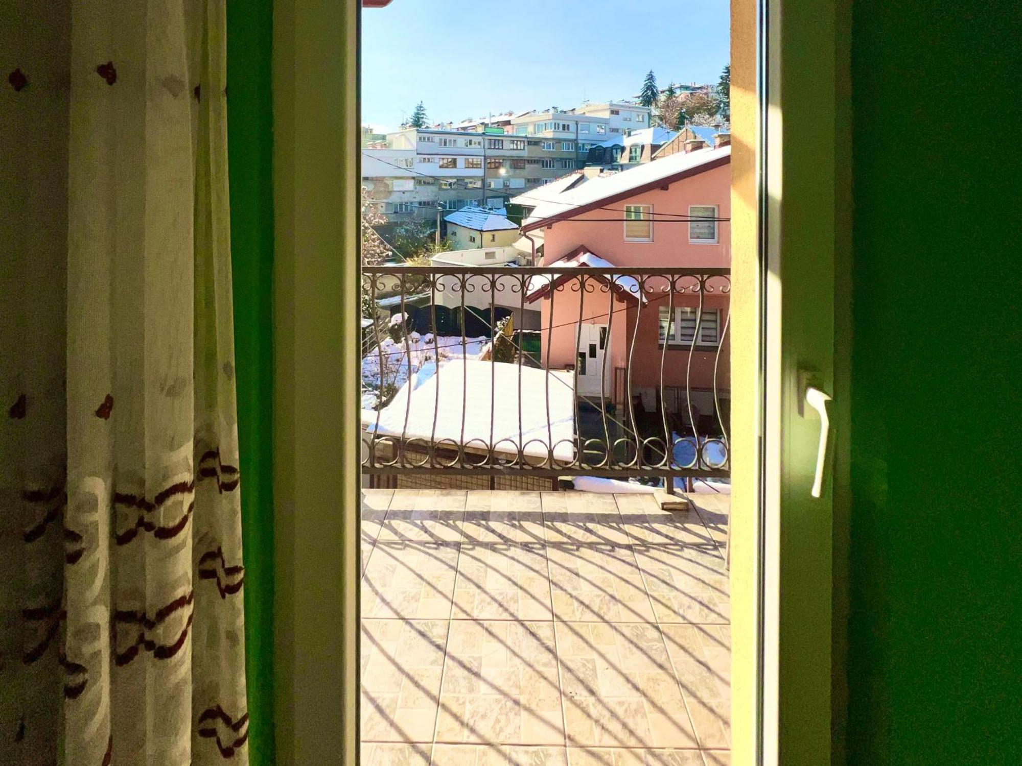 Hani Studio Apartment Sarajevo Bagian luar foto