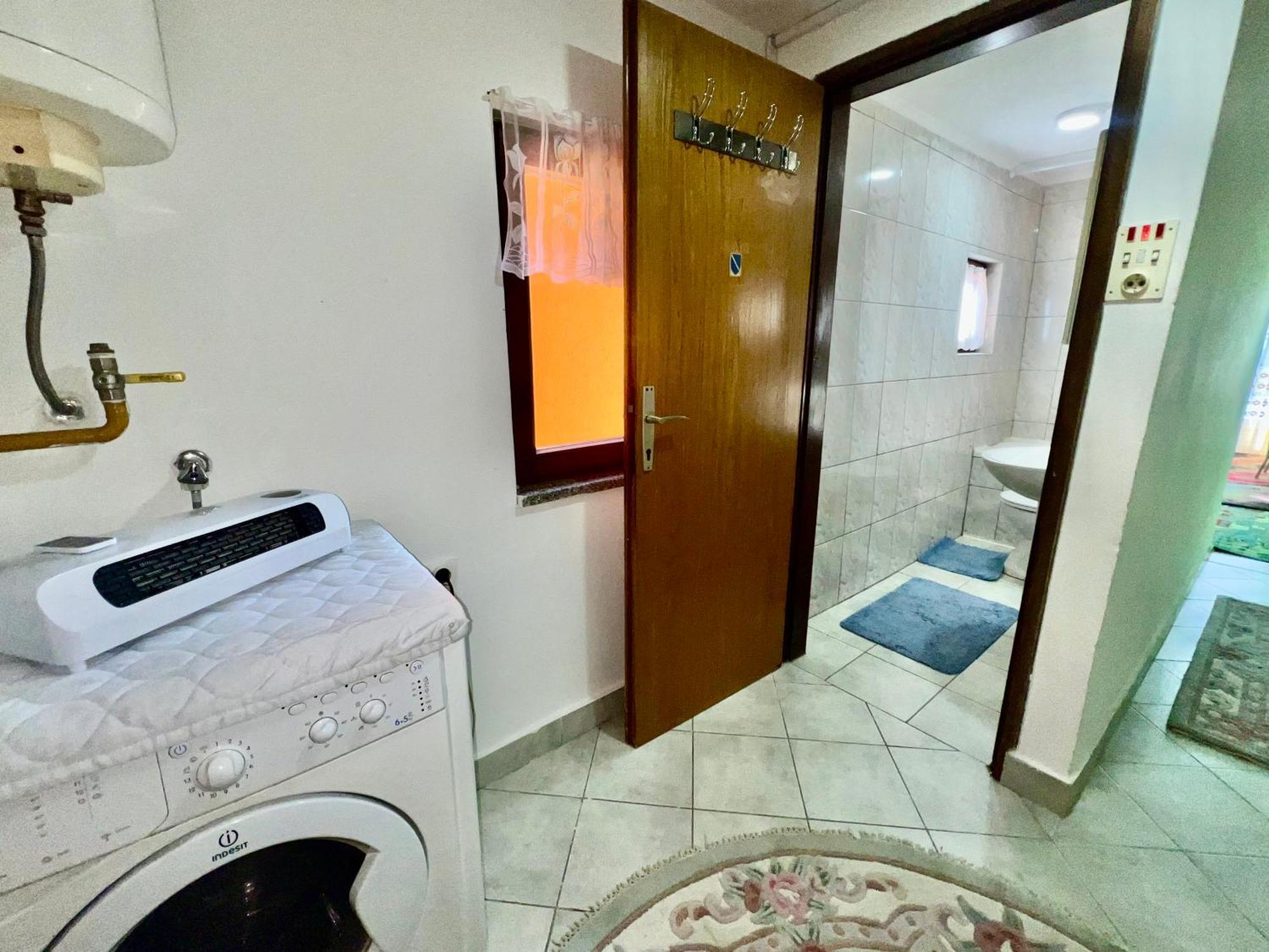 Hani Studio Apartment Sarajevo Bagian luar foto