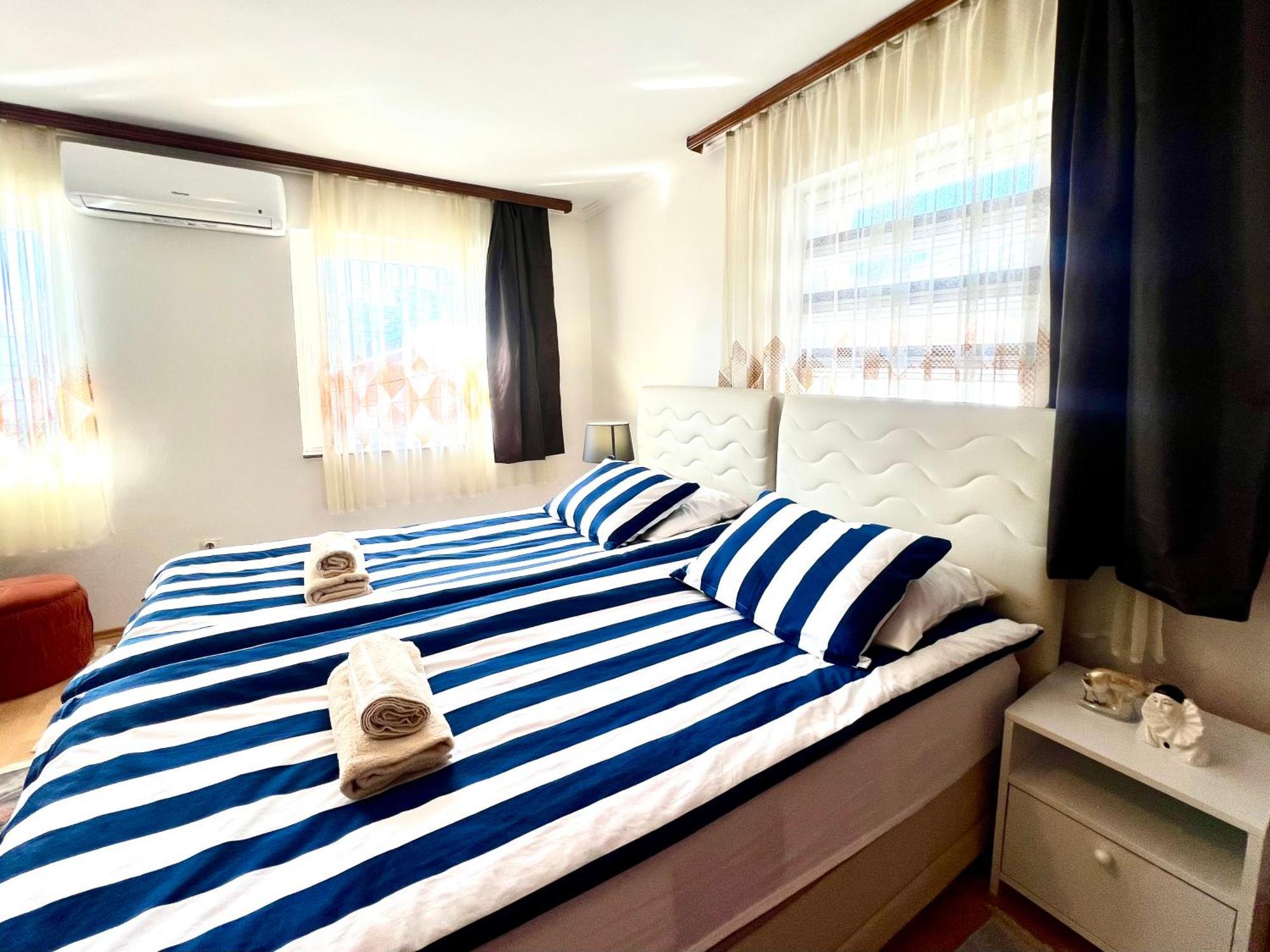 Hani Studio Apartment Sarajevo Bagian luar foto