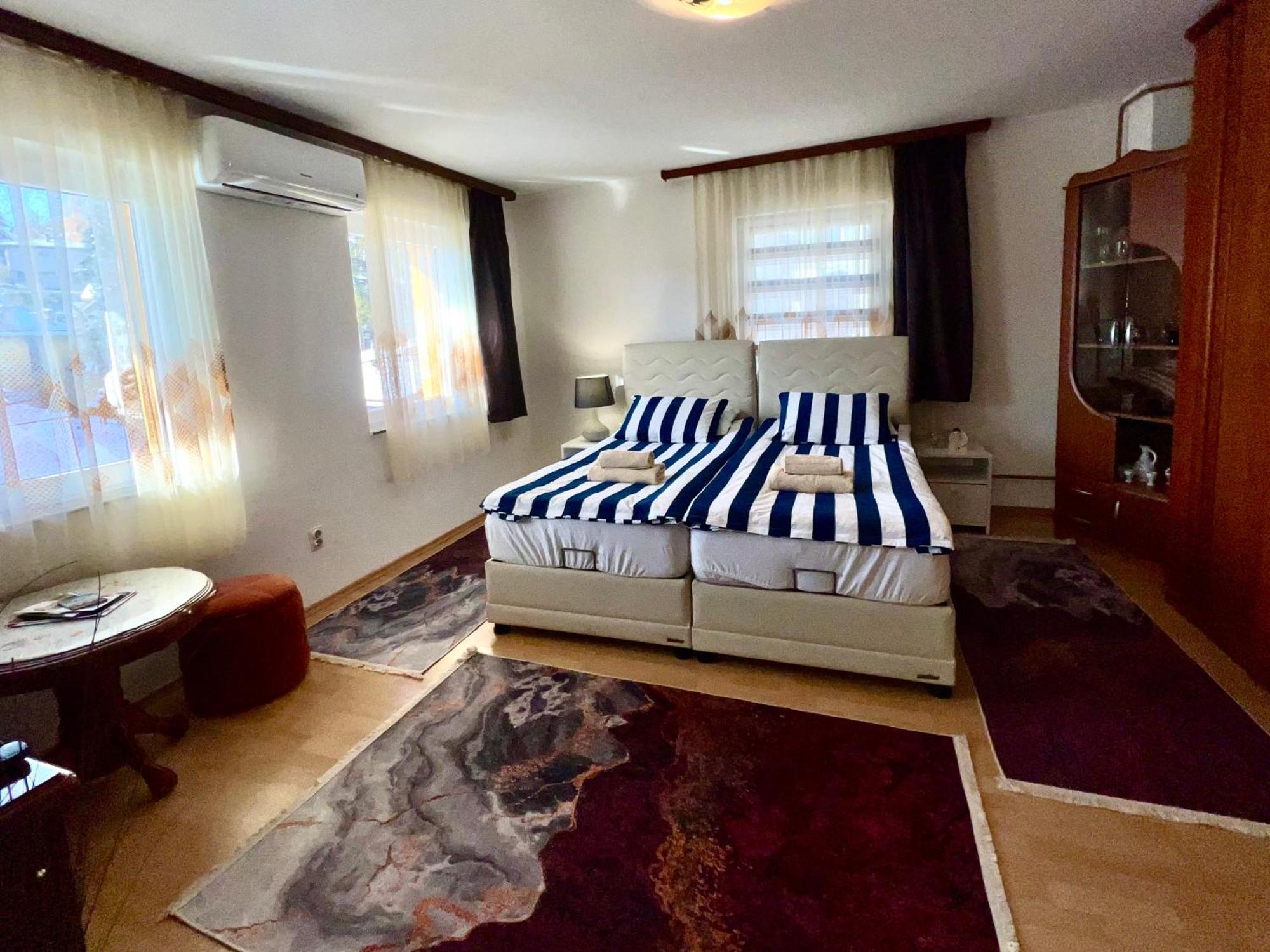 Hani Studio Apartment Sarajevo Bagian luar foto